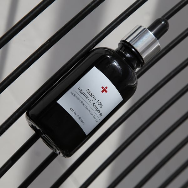 CU SKIN Dr.Solution Niacin 10% Vitamin C Ampoule (Ампула з ніацинамідом 10% та вітаміном С), 50 мл 8809207225047 фото
