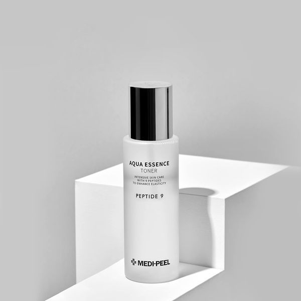 Medi-Peel Peptide 9 Aqua Essence Toner (Зволожуючий тонер з комплексом 9 пептидів), 250 мл 8809409344676 фото