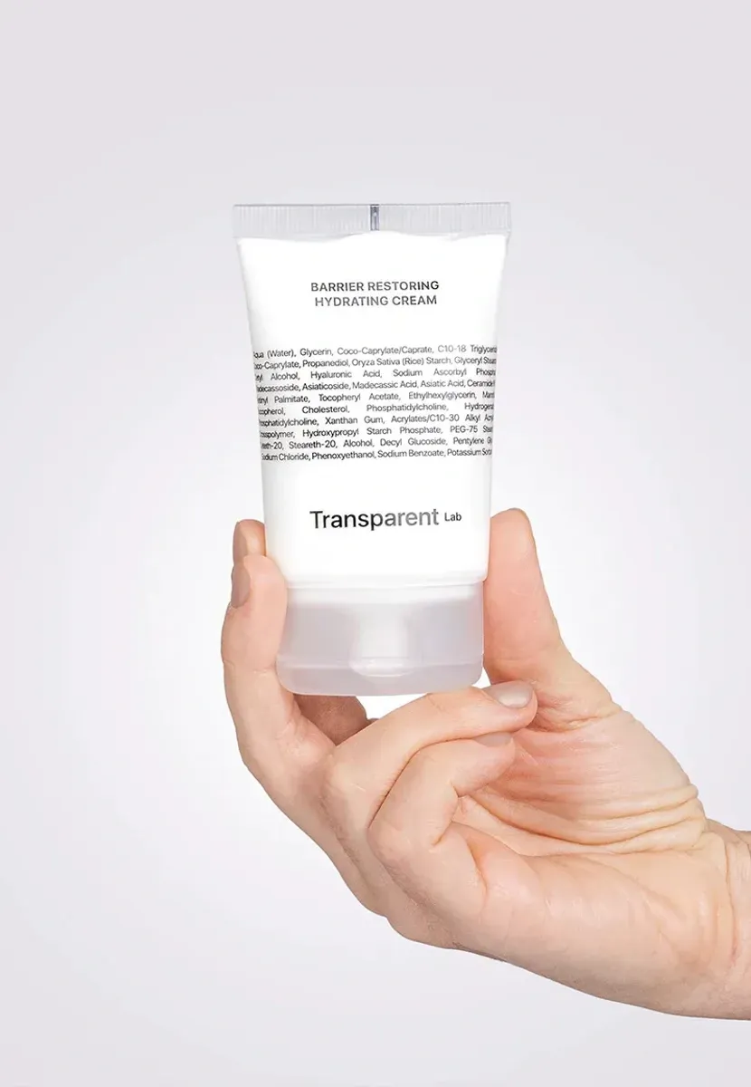 Transparent Lab Barrier Restoring Hydrating Cream — тюбик у руці