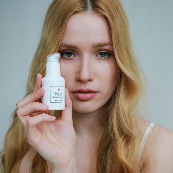 CU SKIN Dr. Solution Azelaic Acid 10% Serum (Протизапальна освітлююча сироватка з азелаїновою кислотою 10%), 30 мл 8809207225276 фото