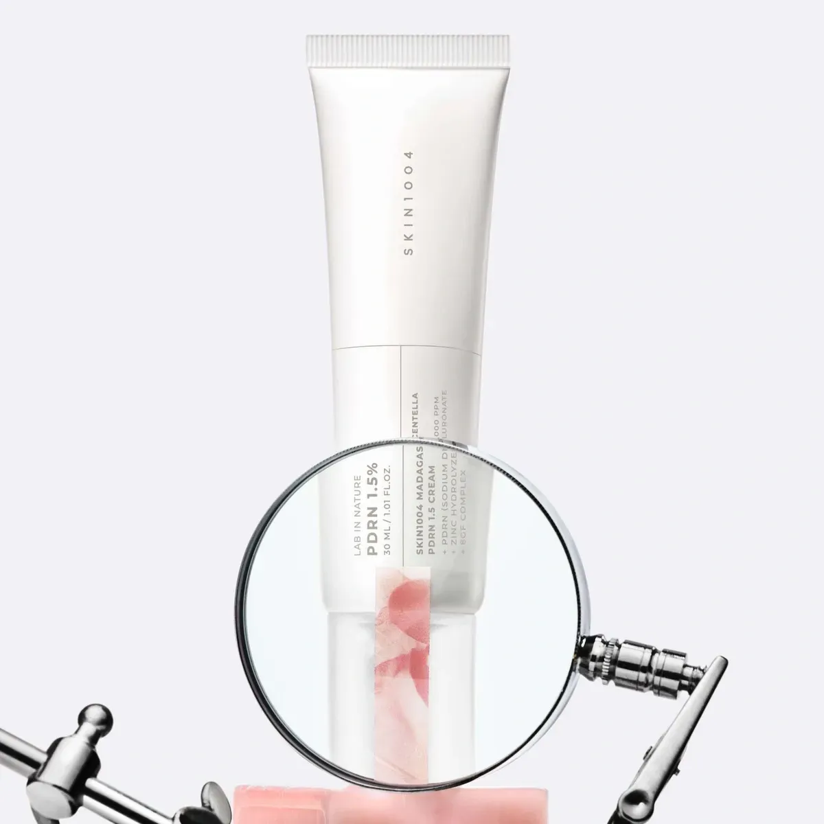 SKIN1004 PDRN 1.5 Cream — текстура крему з тюбика