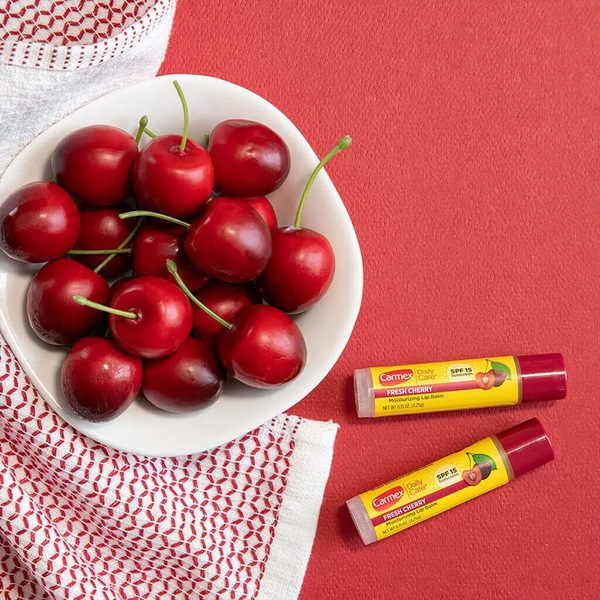 Carmex Daily Care Fresh Cherry (Бальзам для губ з ароматом Вишні), 4,25 г 2997110019054 фото