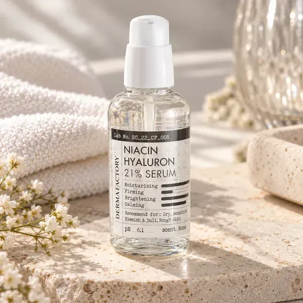Derma Factory Niacinamide Hyaluron 21% Serum — флакон сироватки з ніацинамідом