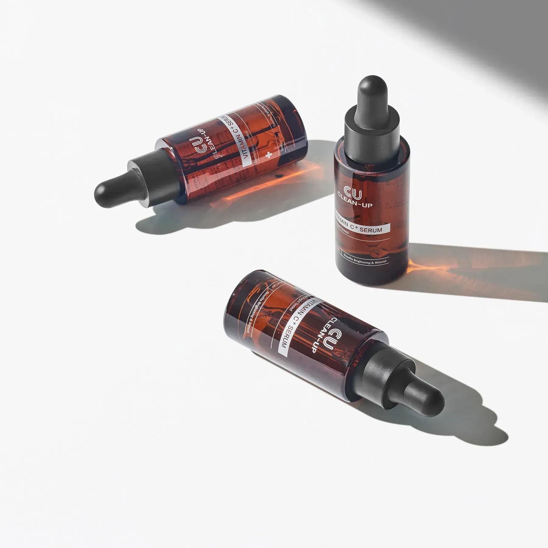 CU SKIN Vitamin C Serum — флакони з піпеткою